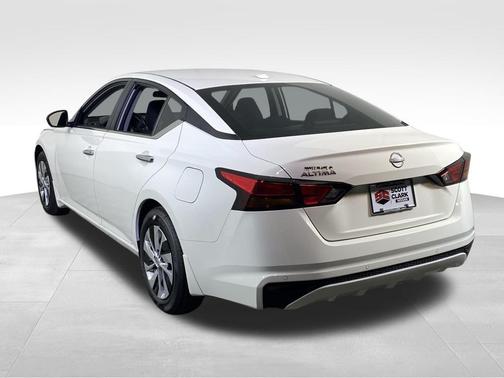 2025 Nissan Altima S FWD