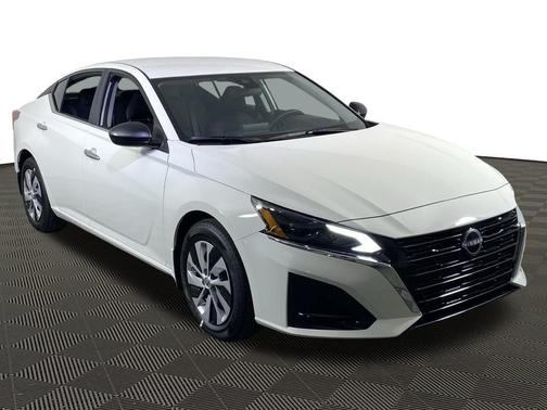 2025 Nissan Altima S FWD
