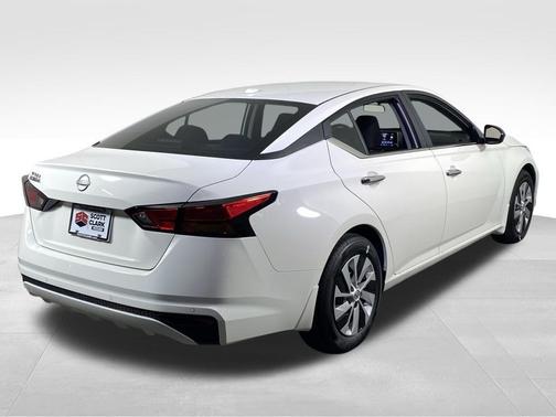 2025 Nissan Altima S FWD