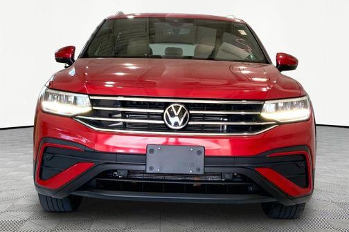 Kings Red Metallic 2023 Volkswagen Tiguan 2.0T SE 4MOTION