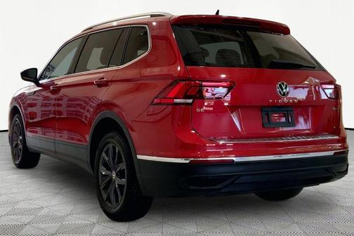 Kings Red Metallic 2023 Volkswagen Tiguan 2.0T SE 4MOTION