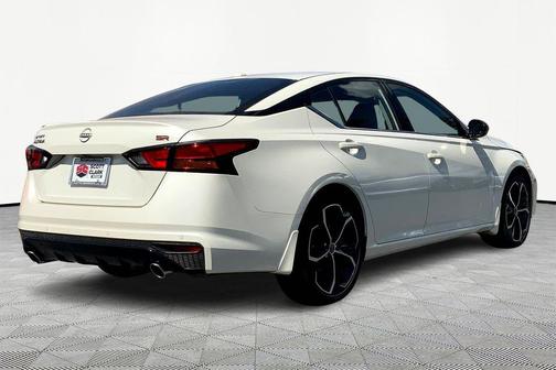 2024 Nissan Altima SR FWD