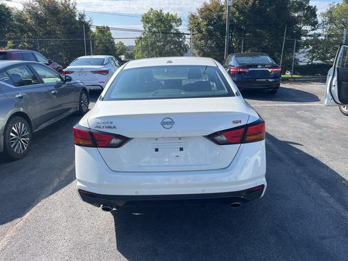 2024 Nissan Altima SR FWD