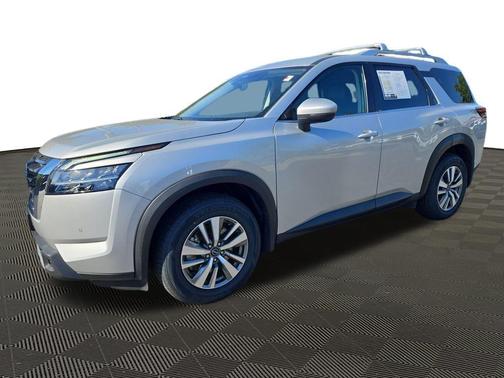 2023 Nissan Pathfinder SL 4WD