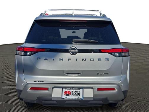 2023 Nissan Pathfinder SL 4WD