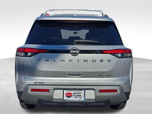 2023 Nissan Pathfinder SL 4WD