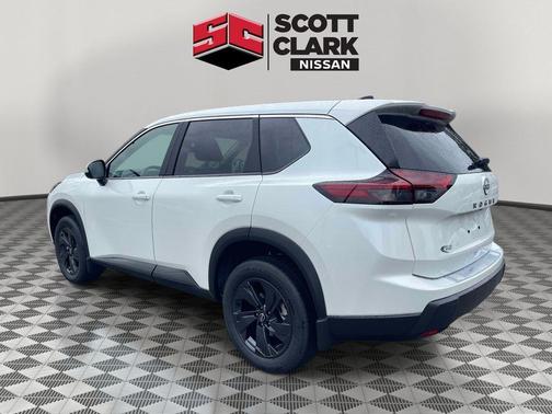 Everest White Pearl Tricoat 2026 Nissan Rogue SV