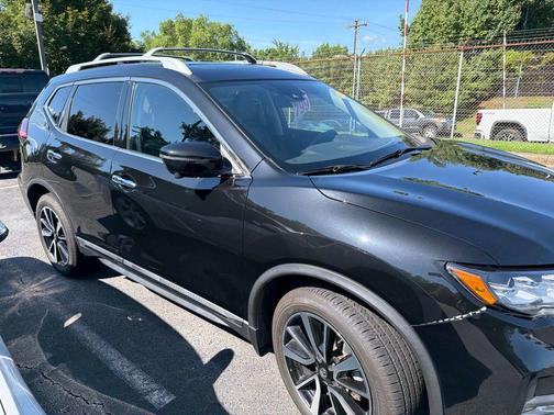 Magnetic Black Pearl 2020 Nissan Rogue SL