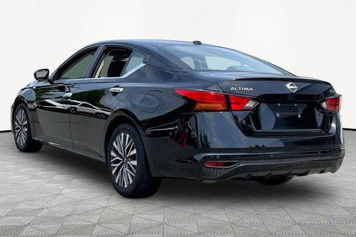 Super Black 2024 Nissan Altima 2.5 SV