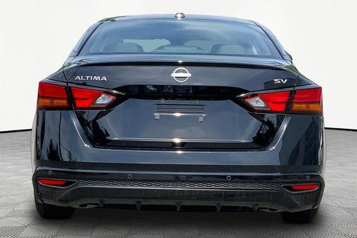Super Black 2024 Nissan Altima 2.5 SV