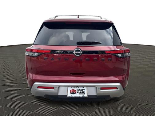 2023 Nissan Pathfinder SL 4WD
