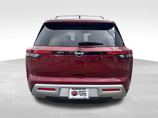 2023 Nissan Pathfinder SL 4WD