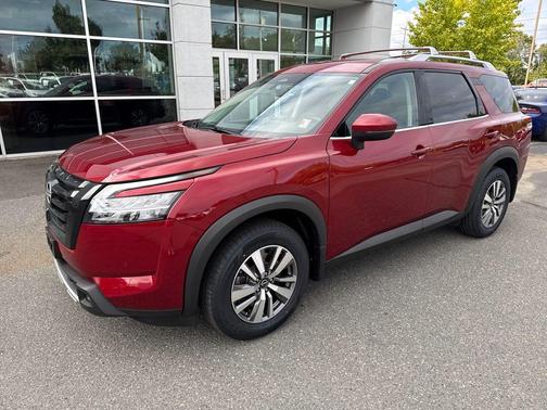 2023 Nissan Pathfinder SL 4WD