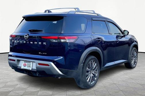 2023 Nissan Pathfinder SL 4WD