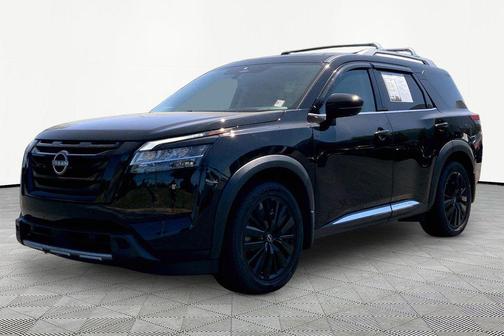 Super Black 2023 Nissan Pathfinder Platinum 4WD