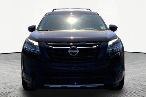 Super Black 2023 Nissan Pathfinder Platinum 4WD