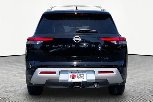 Super Black 2023 Nissan Pathfinder Platinum 4WD
