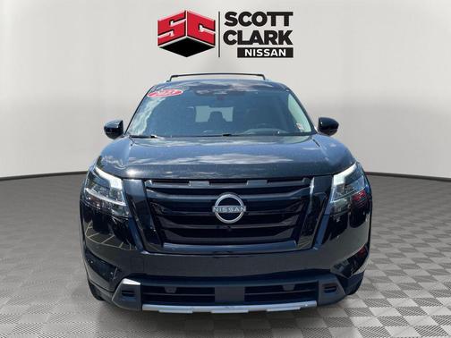 Super Black 2023 Nissan Pathfinder Platinum 4WD