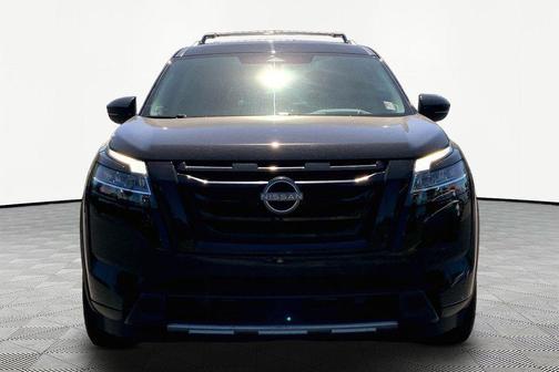 Super Black 2023 Nissan Pathfinder Platinum 4WD