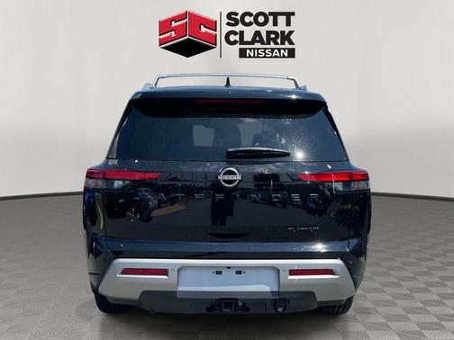 Super Black 2023 Nissan Pathfinder Platinum 4WD