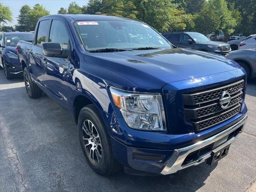 2022 Nissan Titan SV