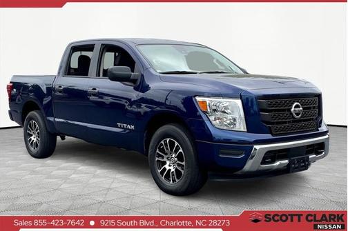 2022 Nissan Titan SV