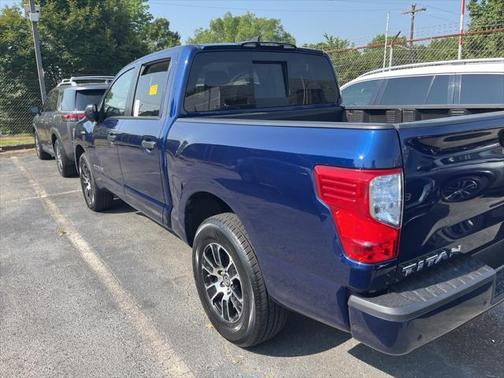 2022 Nissan Titan SV