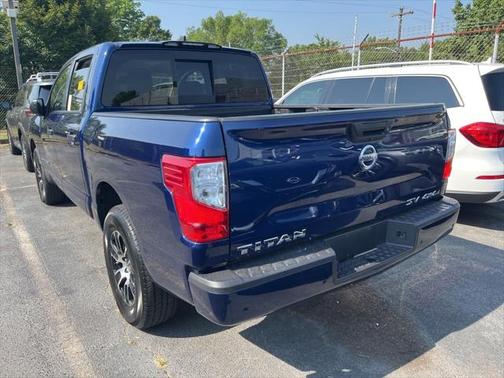 2022 Nissan Titan SV
