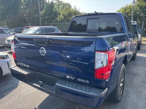 2022 Nissan Titan SV