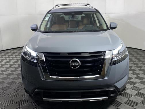 2025 Nissan Pathfinder Platinum FWD