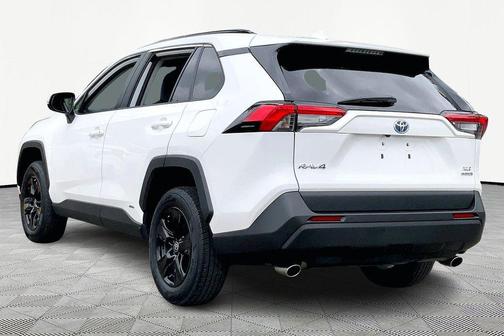 Ice Cap 2024 Toyota RAV4 Hybrid XLE