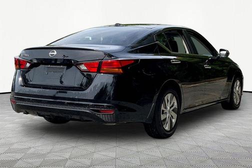 Super Black 2025 Nissan Altima S FWD
