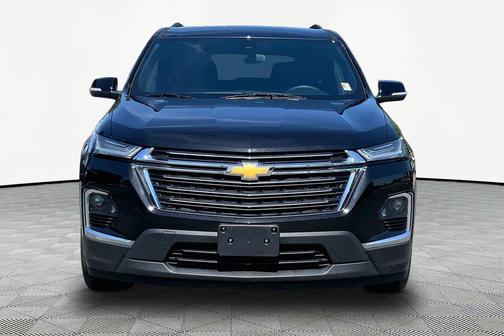Mosaic Black Metallic 2023 Chevrolet Traverse LT Cloth