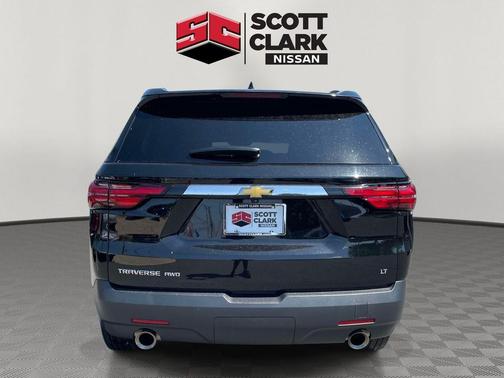 Mosaic Black Metallic 2023 Chevrolet Traverse LT Cloth