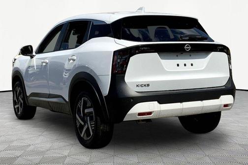 Fresh Powder 2025 Nissan Kicks SV