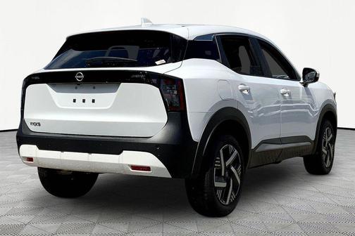 Fresh Powder 2025 Nissan Kicks SV