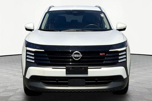 Aspen White Tricoat 2025 Nissan Kicks SR