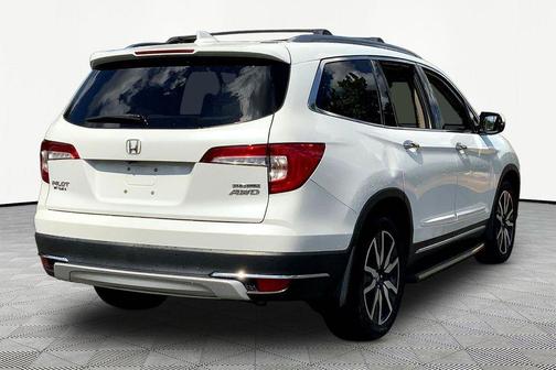Platinum White Pearl 2020 Honda Pilot Touring 8-Passenger