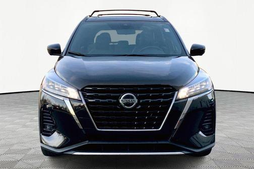2021 Nissan Kicks SR