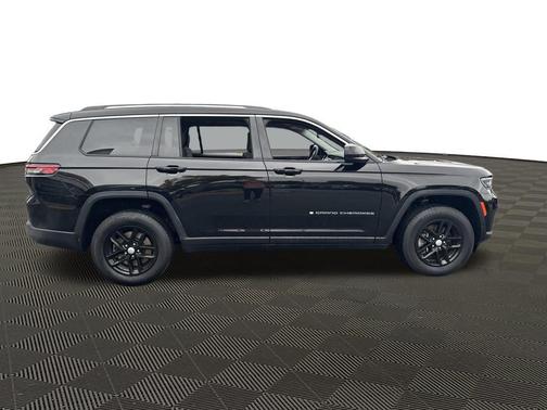 2022 Jeep Grand Cherokee L Laredo