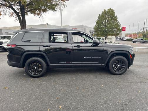 2022 Jeep Grand Cherokee L Laredo