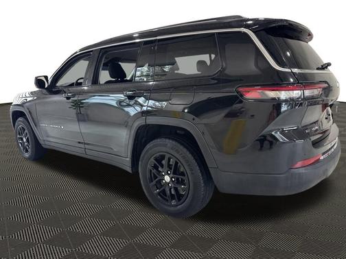 2022 Jeep Grand Cherokee L Laredo