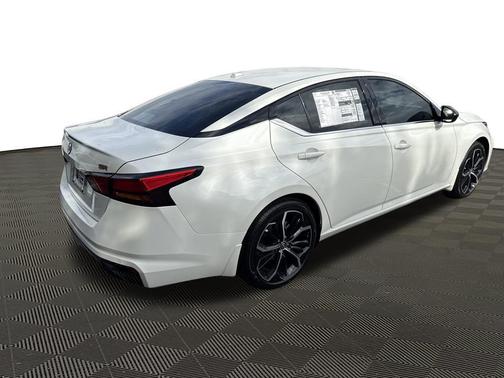 2025 Nissan Altima SR FWD