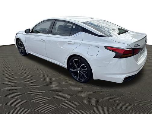 2025 Nissan Altima SR FWD