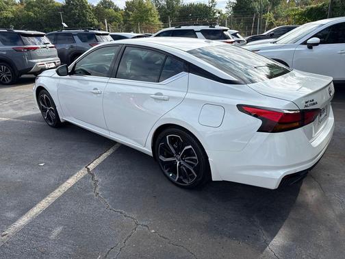 2025 Nissan Altima SR FWD