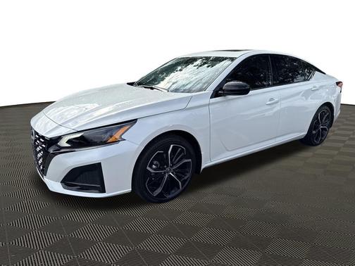 2025 Nissan Altima SR FWD