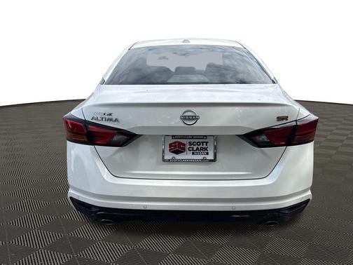 2025 Nissan Altima SR FWD