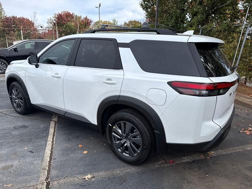 2025 Nissan Pathfinder SV FWD