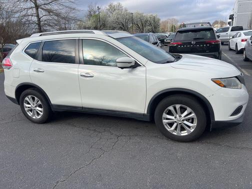 2016 Nissan Rogue SV