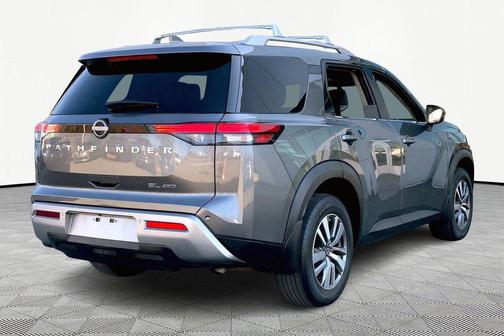 2023 Nissan Pathfinder SL 4WD